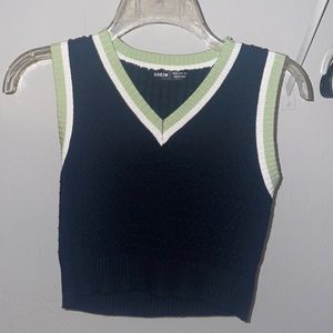 Black and Green Fitted Cropped Sweater Vest